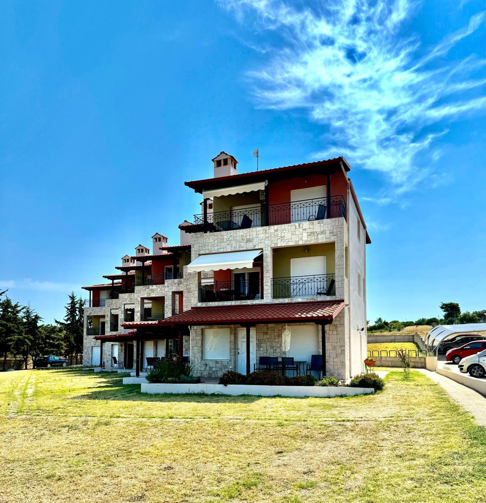 Iris Sunset Apartments - Nea Potidea Halkidiki Εξωτερικό φωτογραφία